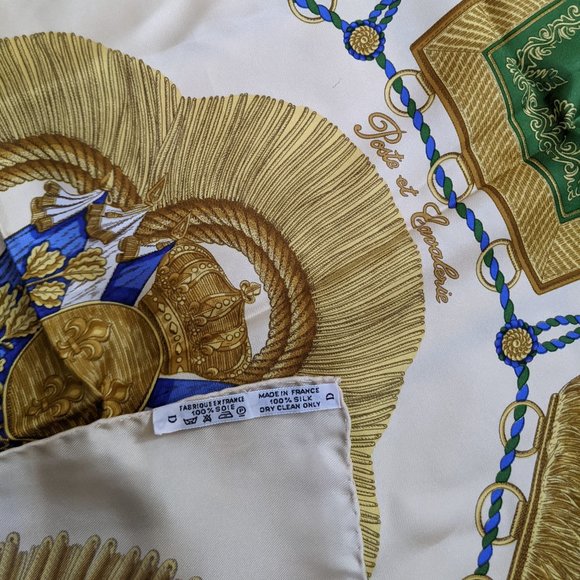Auth Hermès Gold Poste et Cavalerie Silk Scarf 90 cm by Joachim Metz - Picture 6 of 10